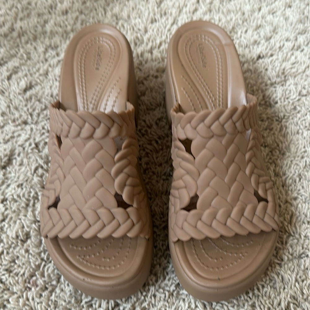 CROCS Women's Brown Braided Mules